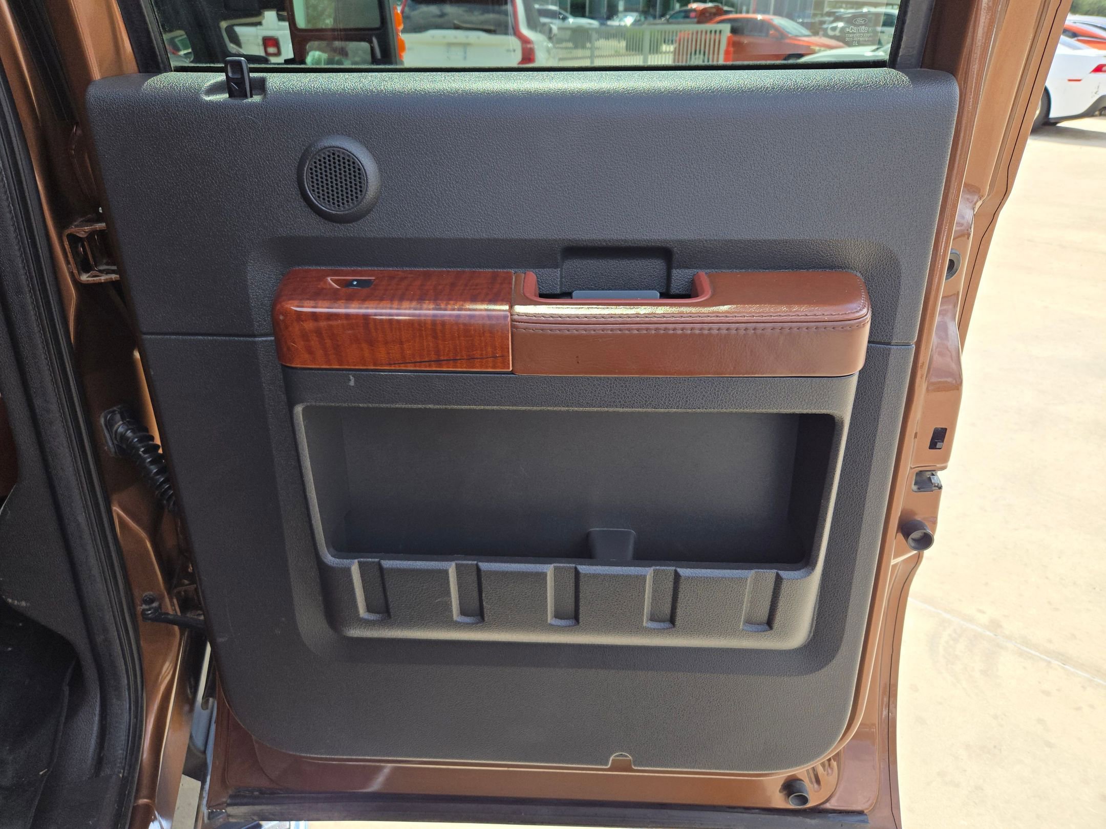 Used 2011 Ford F350 King Ranch w/ King Ranch w/Chrome Pkg AWD/4WD image 28