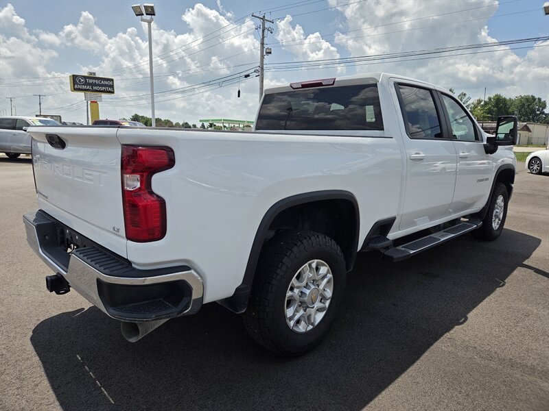 Used 2023 Chevrolet Silverado 2500 LT w/ Convenience Package AWD/4WD image 3