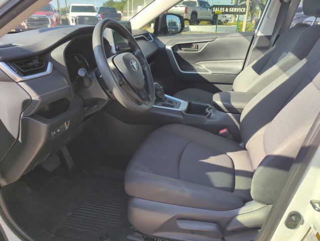 Used 2023 Toyota RAV4 LE FWD image 9