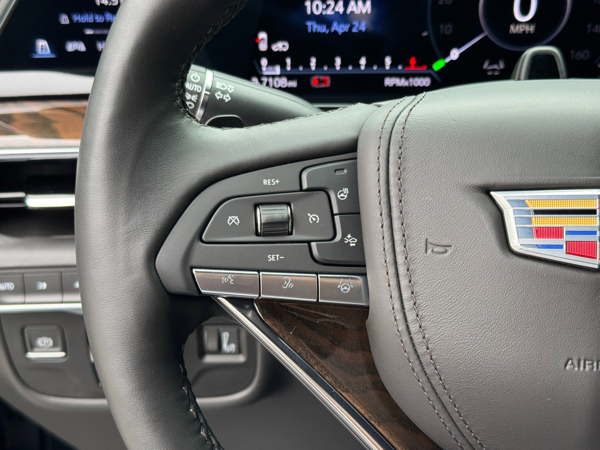 Used 2024 Cadillac Escalade ESV Sport Platinum w/ LPO, ONYX Package image 30