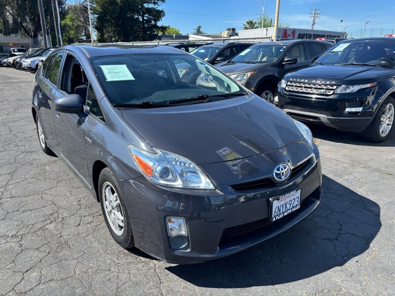 Used 2010 Toyota Prius Three FWD image 1