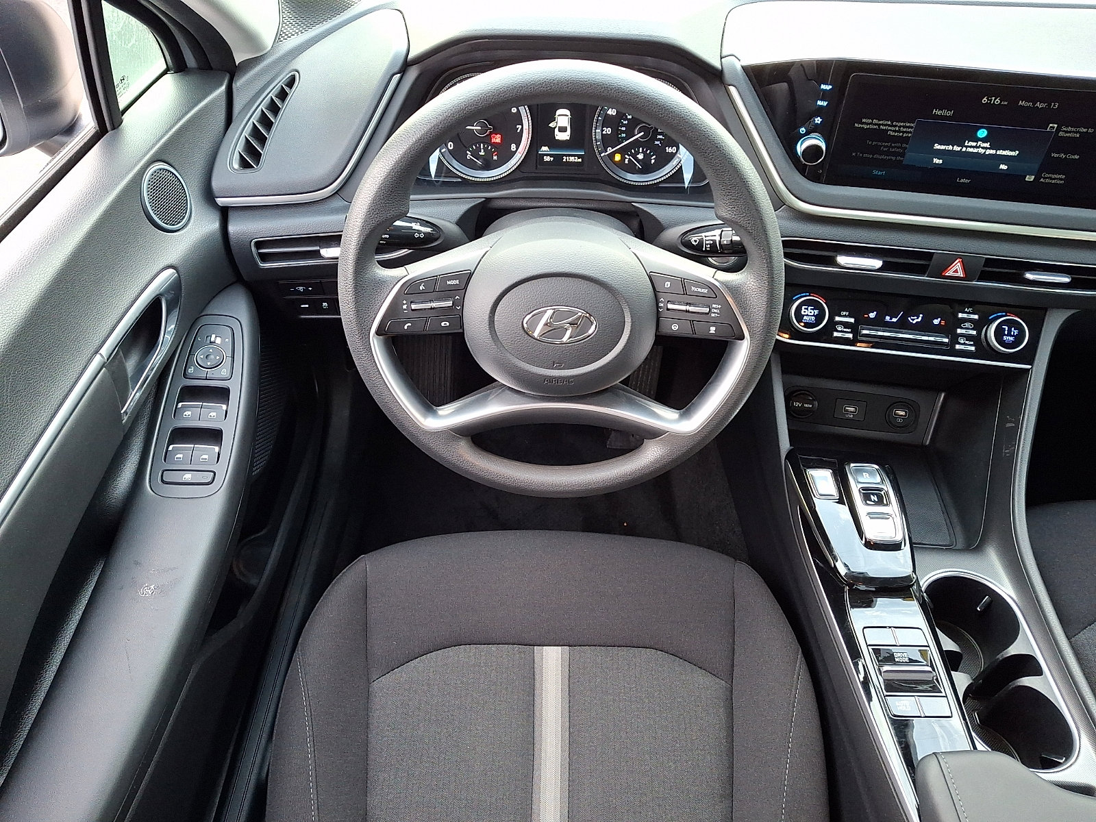 Certified 2023 Hyundai Sonata SEL w/ Preferred Accessory Package image 10