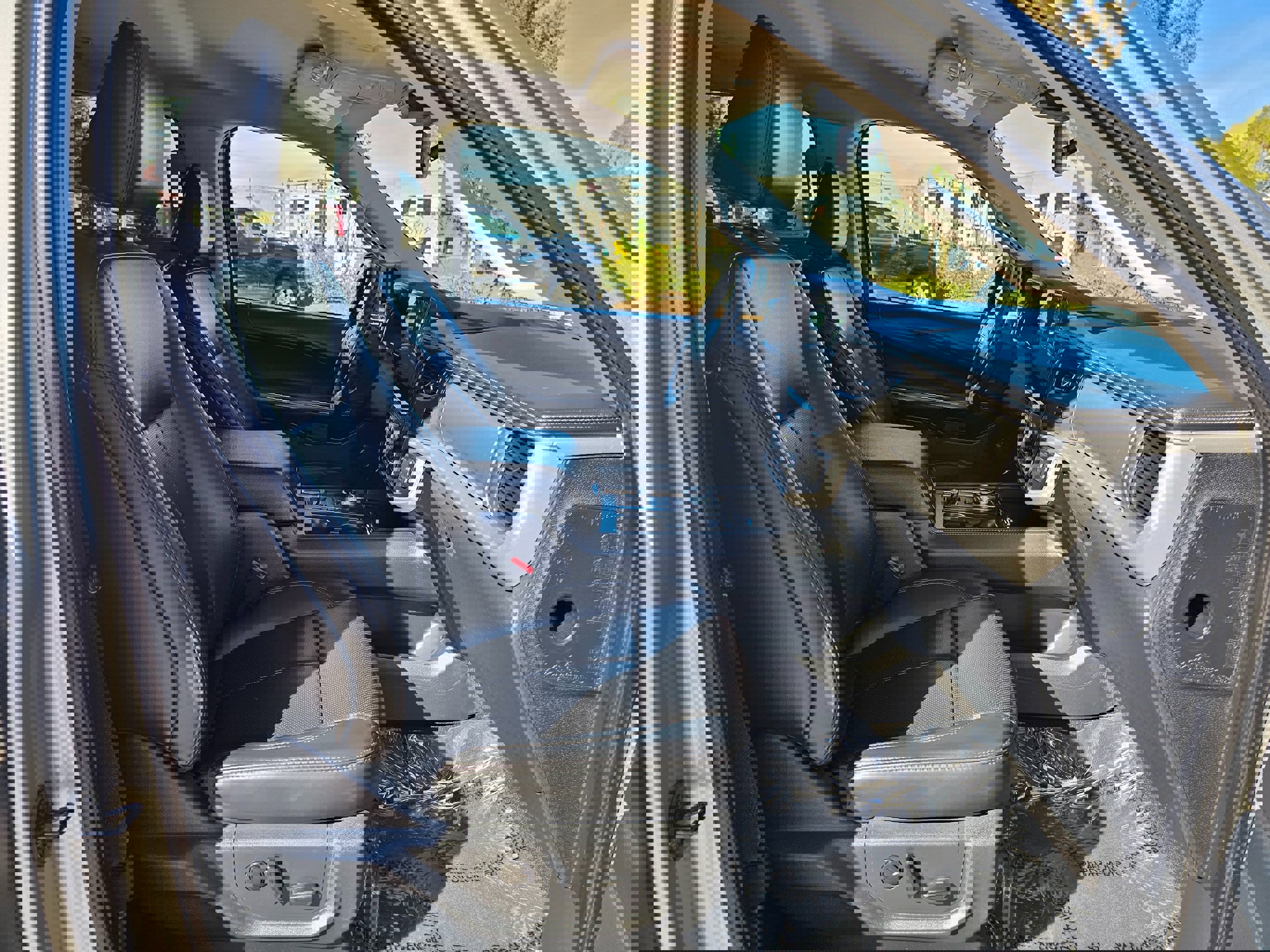 Used 2024 Ford Expedition XLT image 27