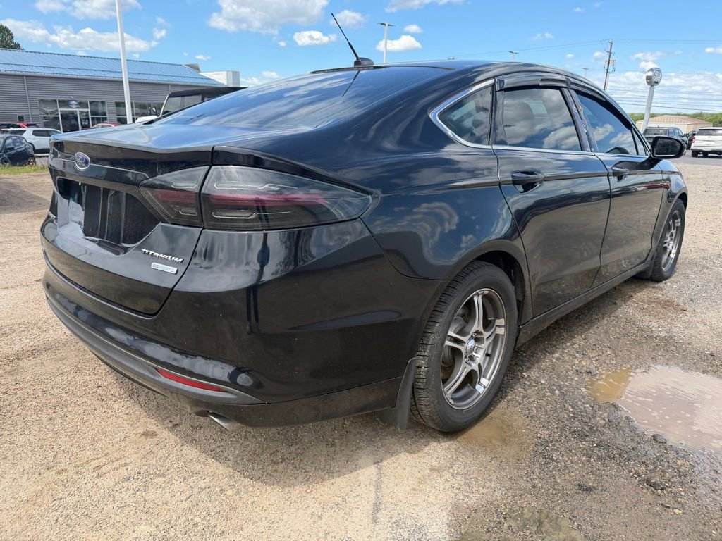 Used 2016 Ford Fusion SE w/ Equipment Group 202A FWD image 5
