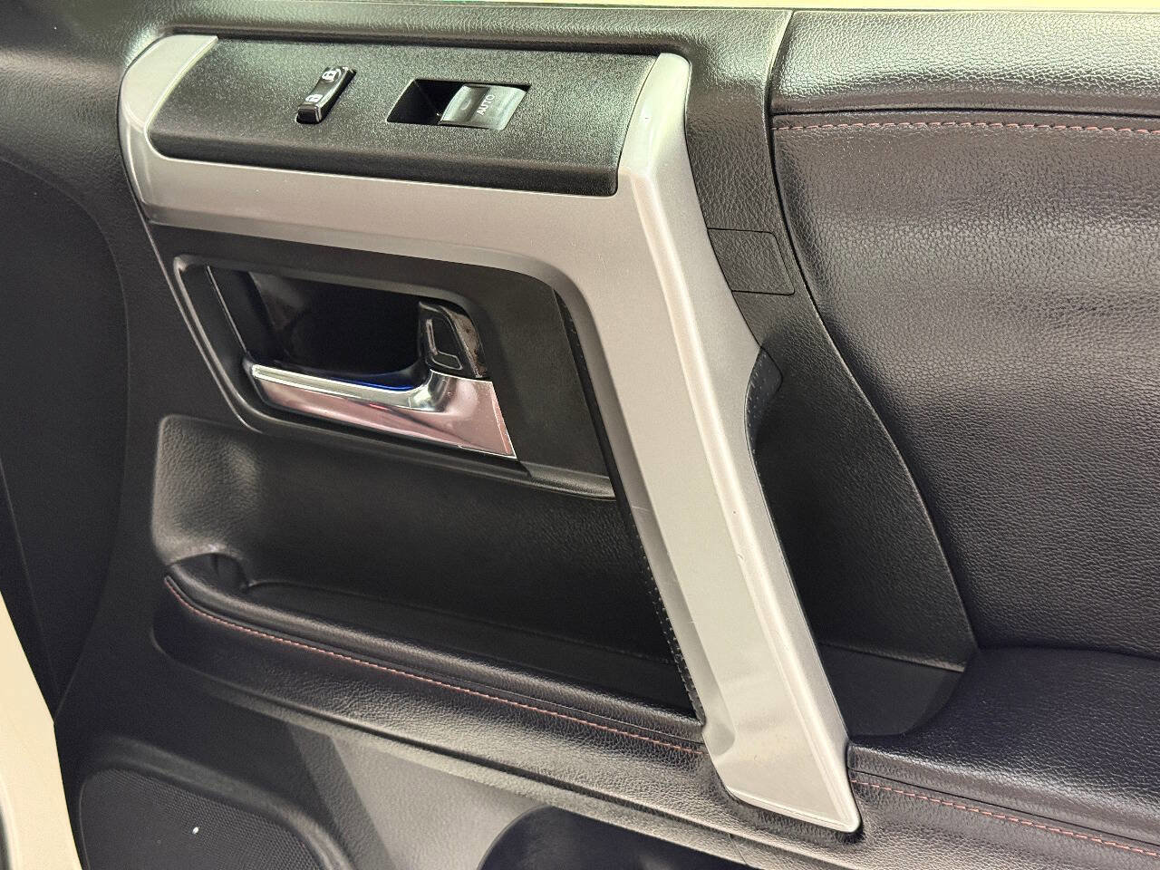 Used 2018 Toyota 4Runner Limited RWD image 40