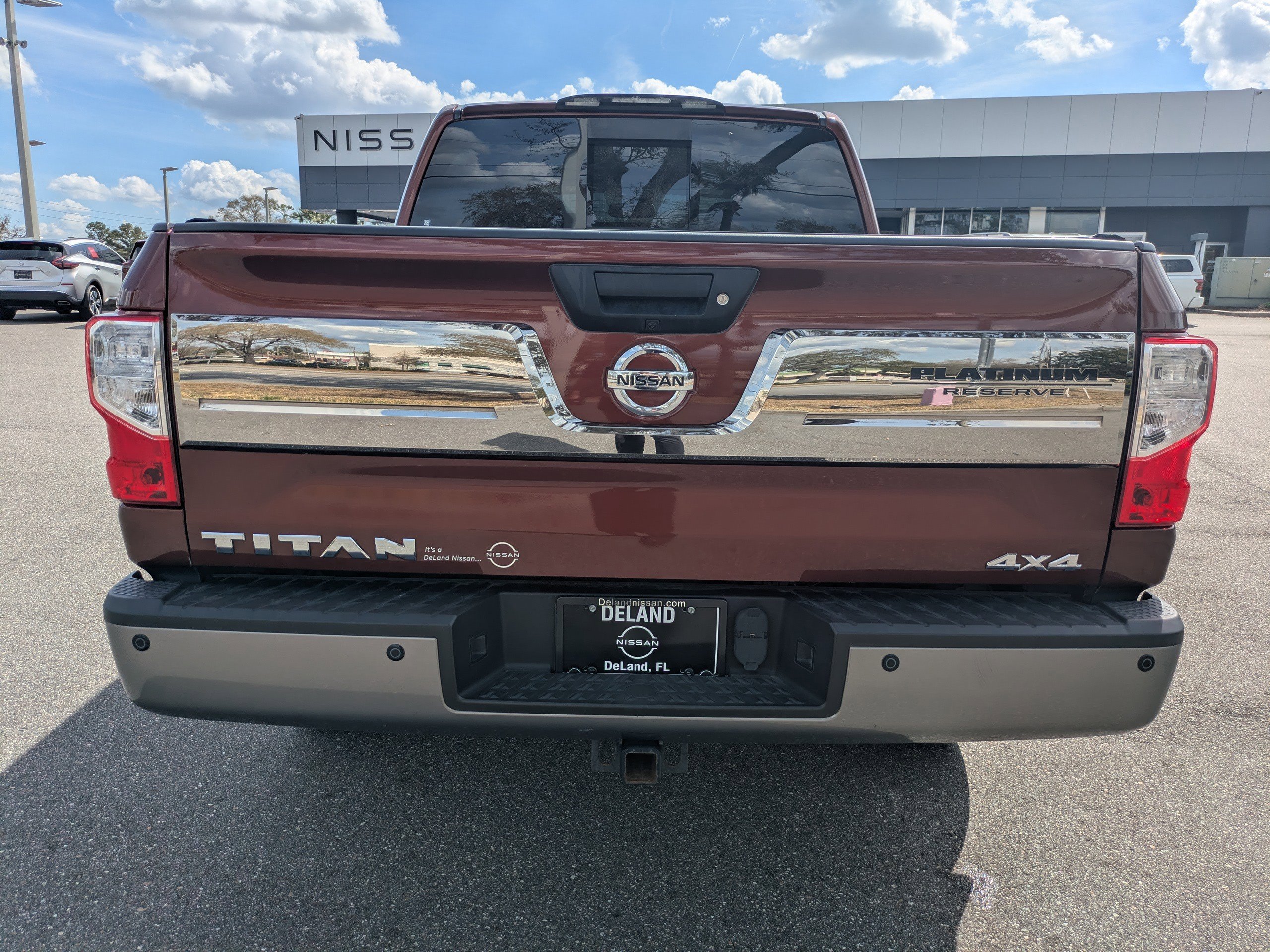 Used 2017 Nissan Titan Platinum Reserve image 5