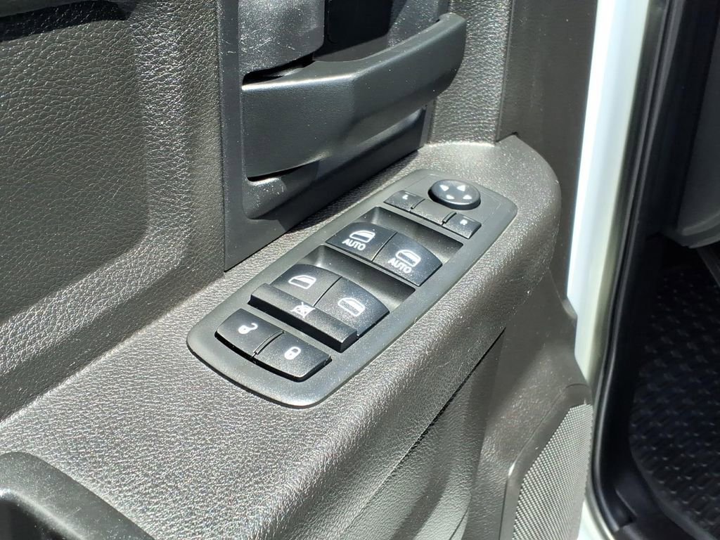 Used 2018 RAM 2500 Tradesman w/ Chrome Appearance Group AWD/4WD image 16