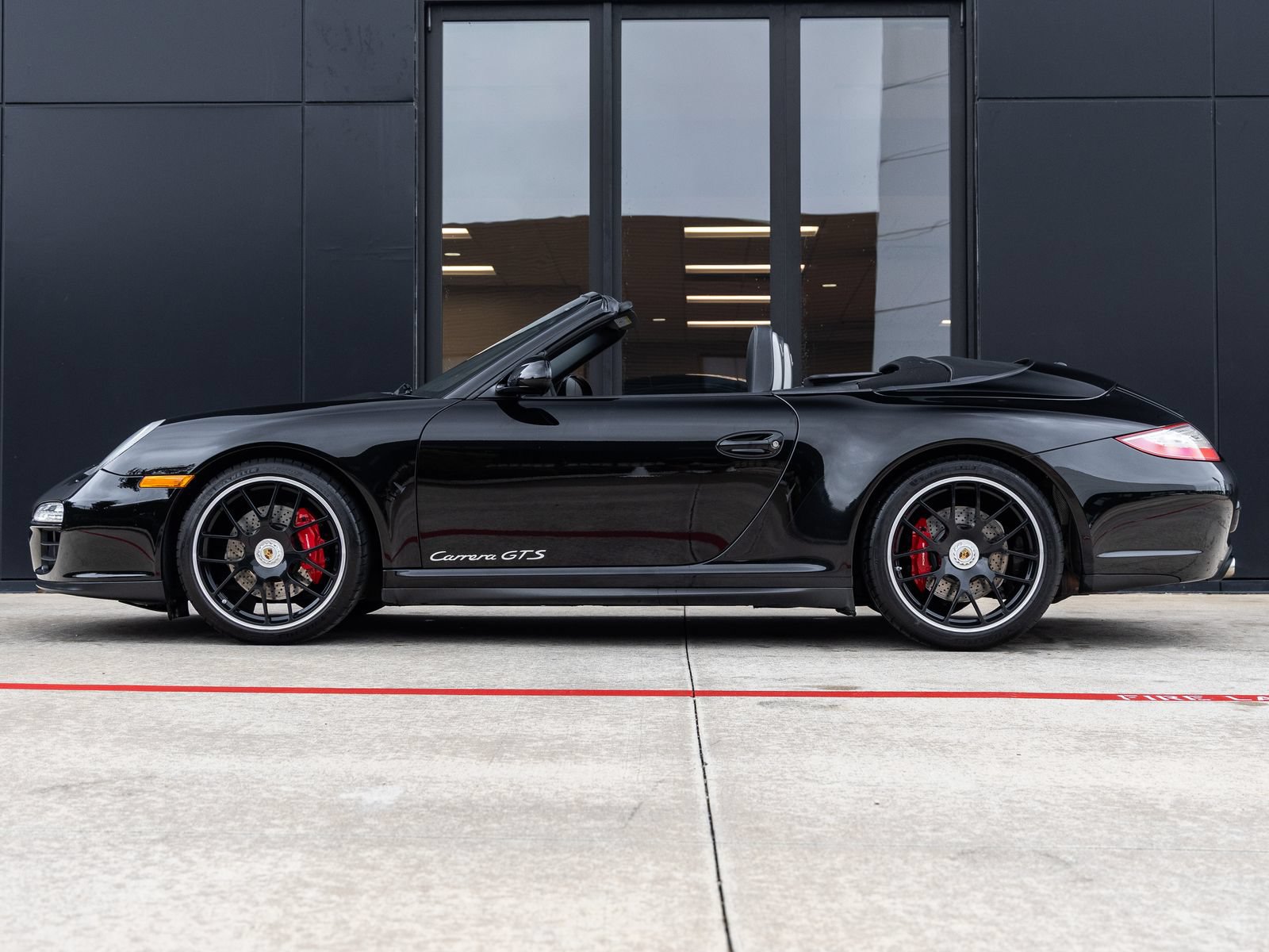 Used 2012 Porsche 911 Carrera GTS RWD image 2