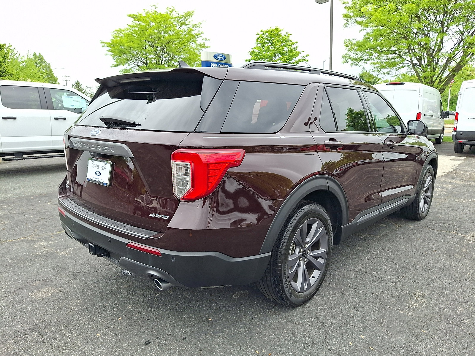 Certified 2022 Ford Explorer XLT w/ Equipment Group 202A AWD/4WD image 6
