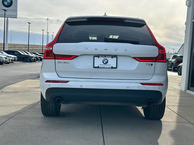 Used 2021 Volvo XC60 T5 Momentum w/ Premium Package image 9
