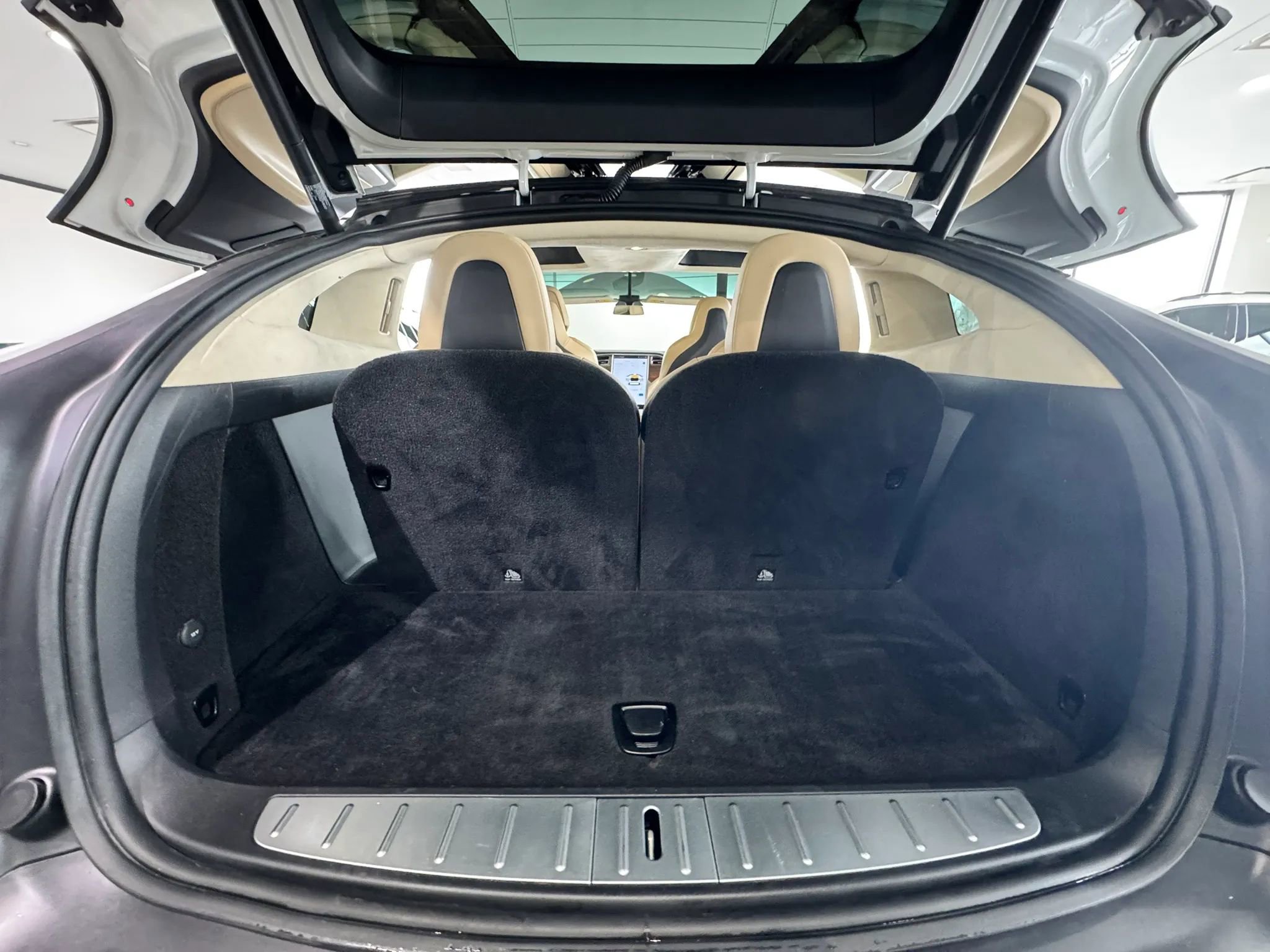 Used 2017 Tesla Model X 100D image 29