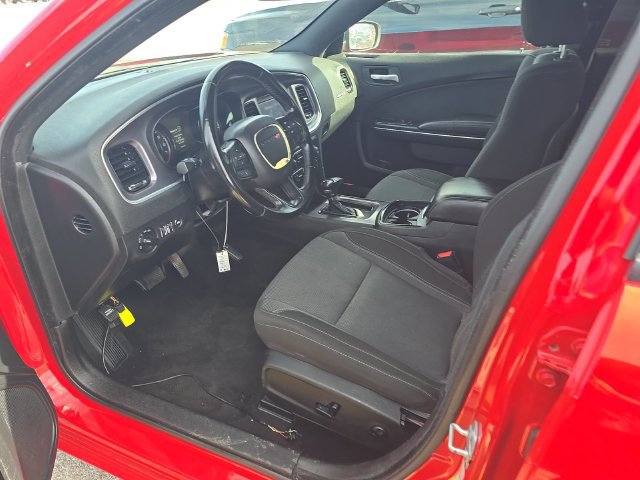 Used 2020 Dodge Charger SXT w/ Blacktop Package RWD image 11