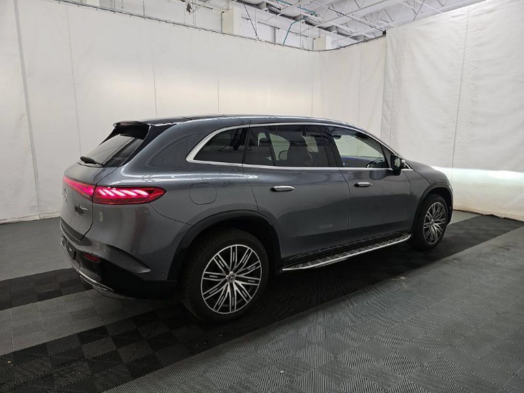 Used 2023 Mercedes-Benz EQS 580 4MATIC SUV image 4