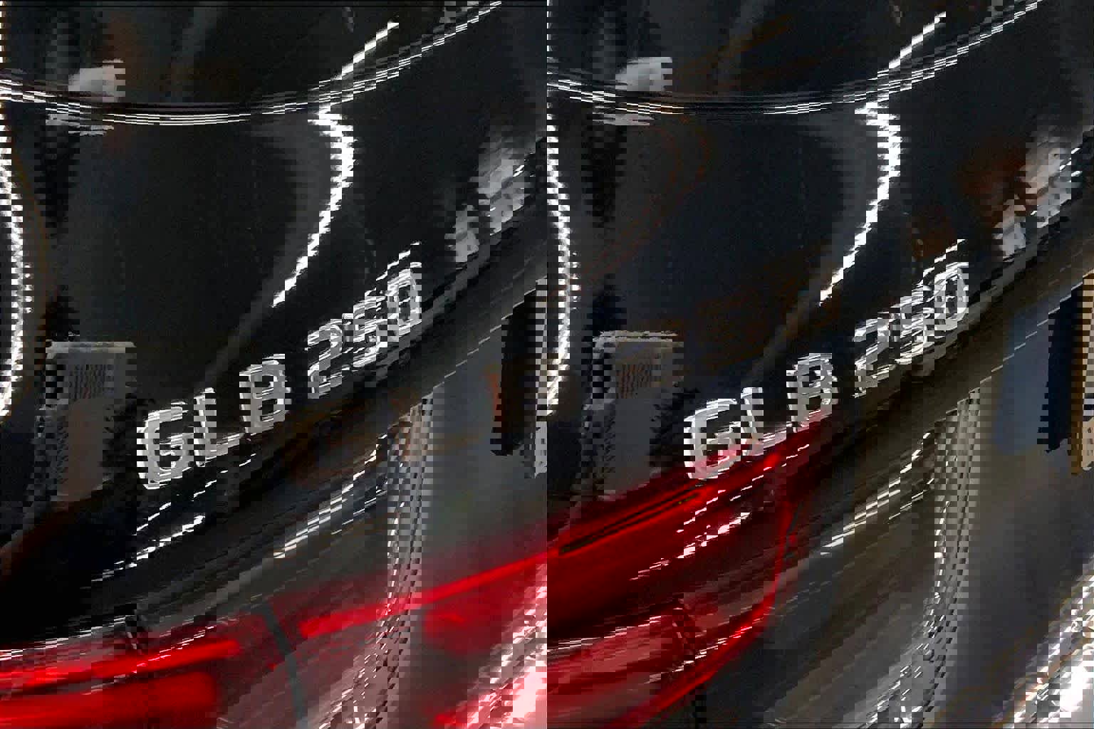 Used 2025 Mercedes-Benz GLB 250 image 15