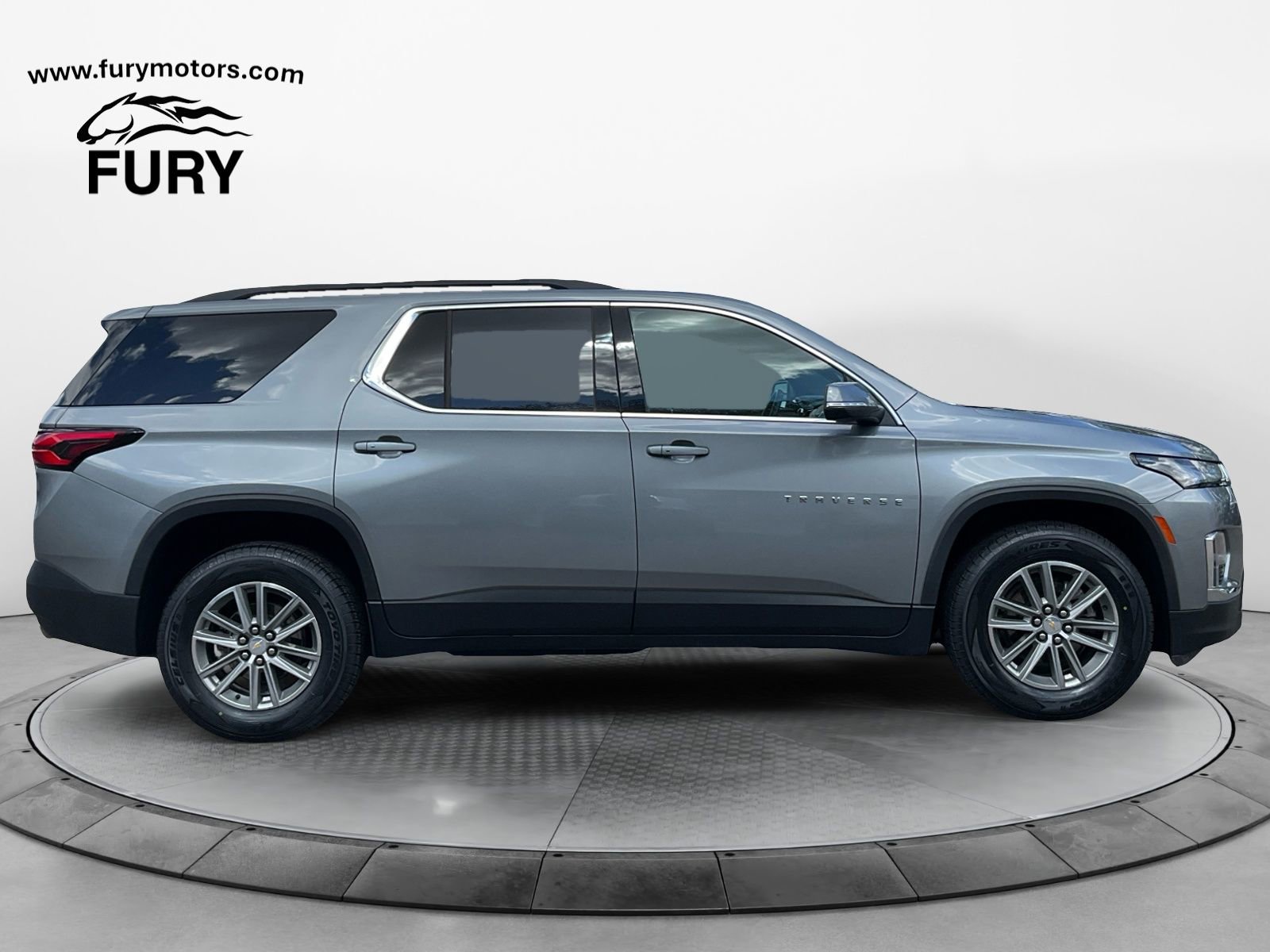 Used 2023 Chevrolet Traverse LT FWD image 2