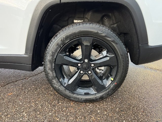 Used 2025 Jeep Grand Cherokee Limited image 5