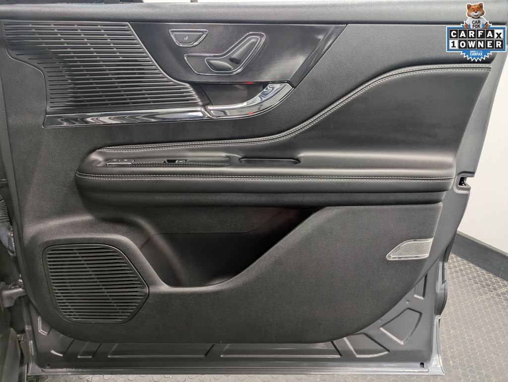 Used 2022 Lincoln Corsair AWD w/ Premium Package image 31