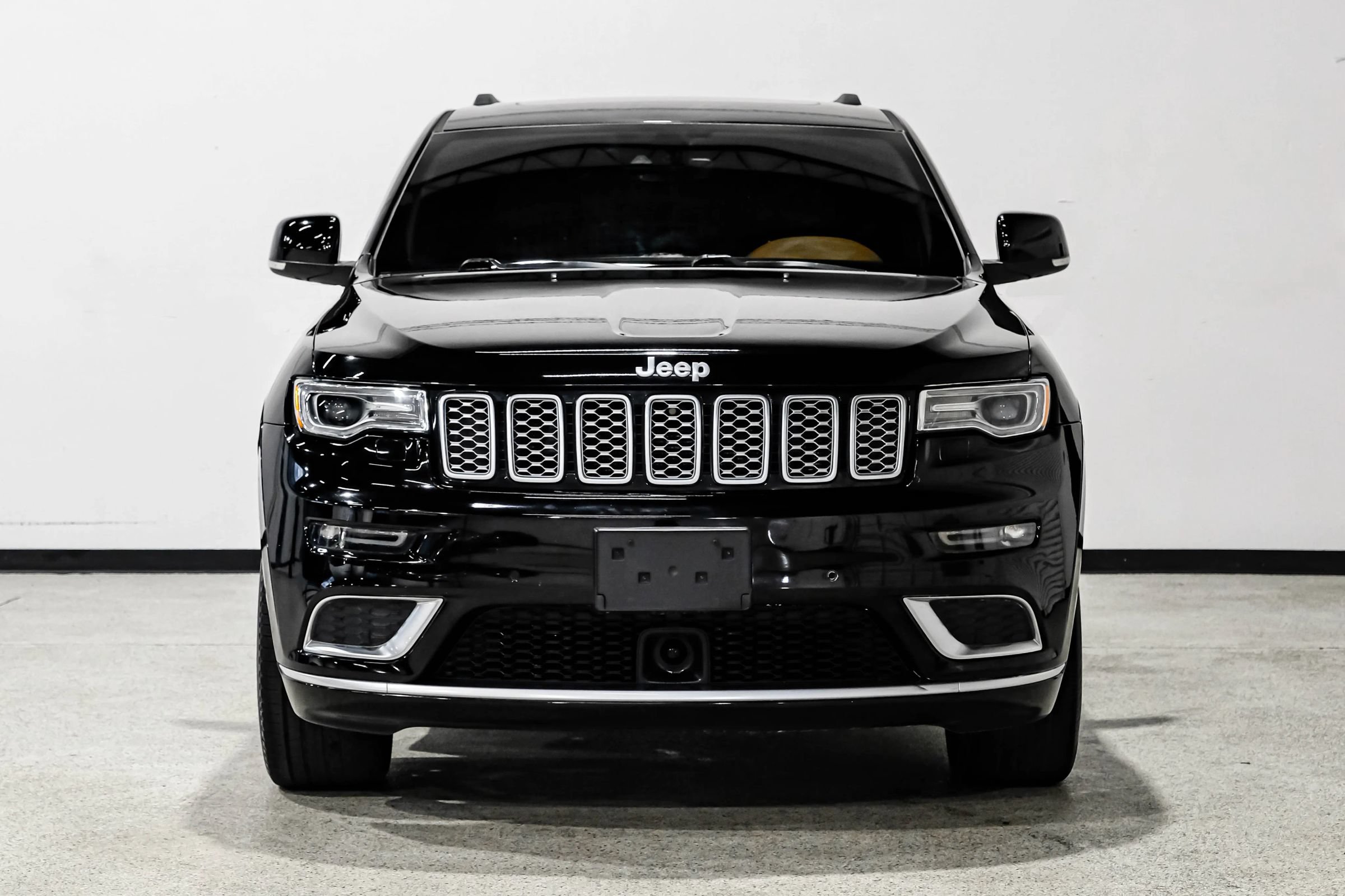 Used 2019 Jeep Grand Cherokee Summit w/ Platinum Series Group AWD/4WD image 3
