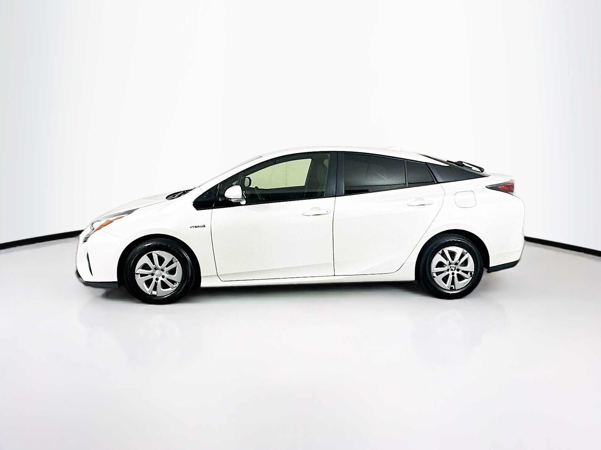 Used 2018 Toyota Prius Two w/ Prius Two Safety Plus Package FWD image 4