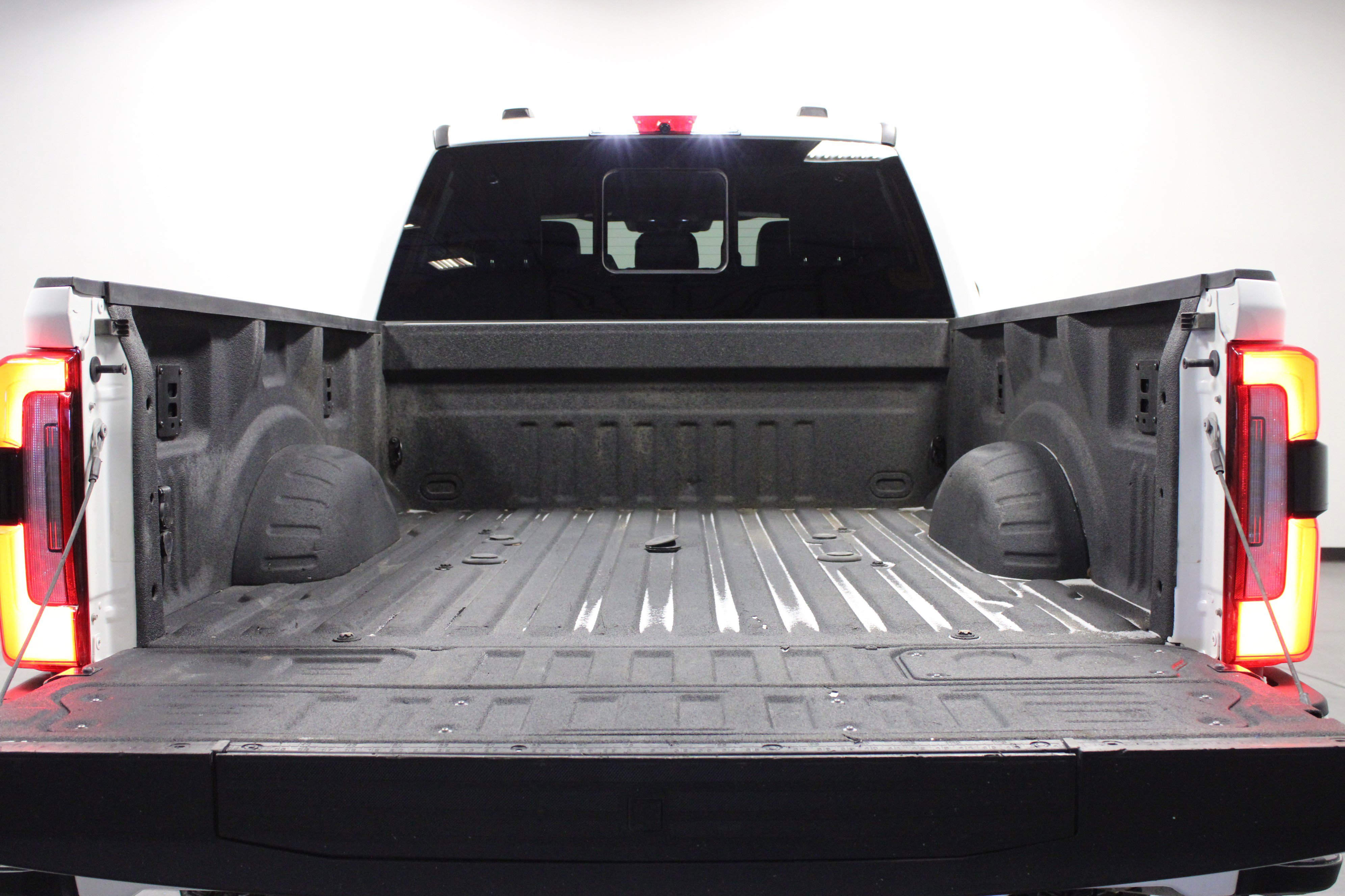 Used 2025 Ford F250 Platinum image 14