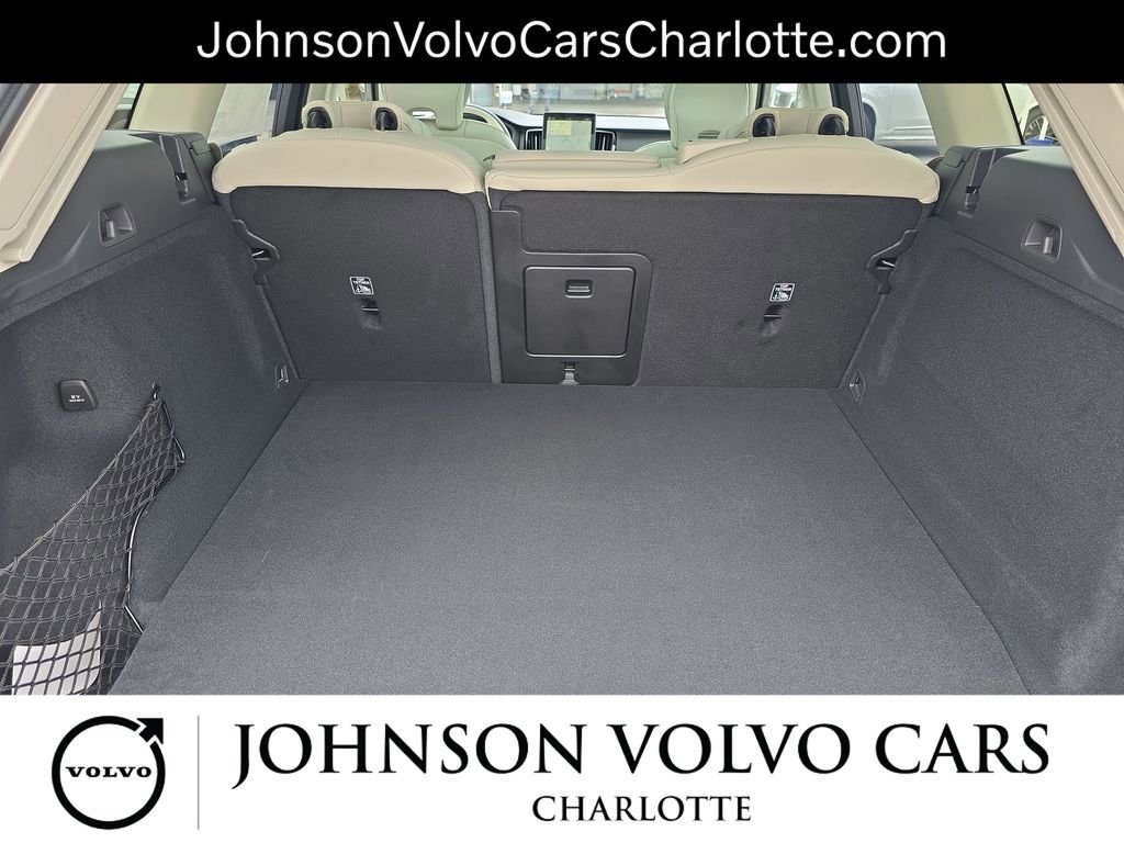 New 2026 Volvo XC60 T8 Ultra w/ Protection Package Premier image 12
