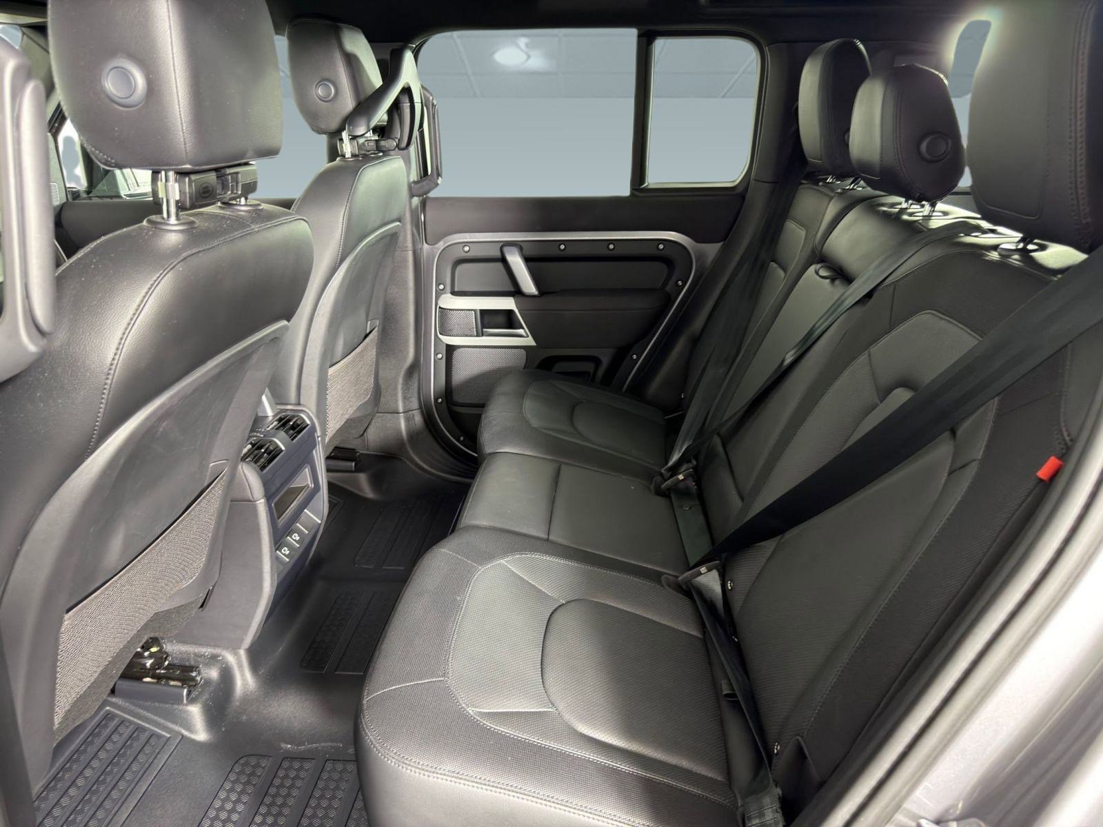 Certified 2023 Land Rover Defender 110 X-Dynamic SE image 13