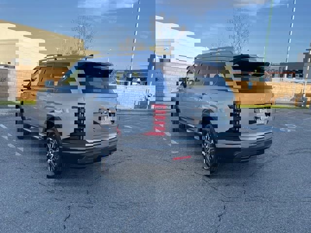 New 2026 Hyundai Palisade Blue SEL 8P image 3