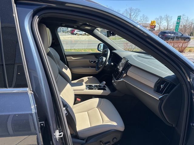 Certified 2025 Volvo XC90 B6 Plus image 15