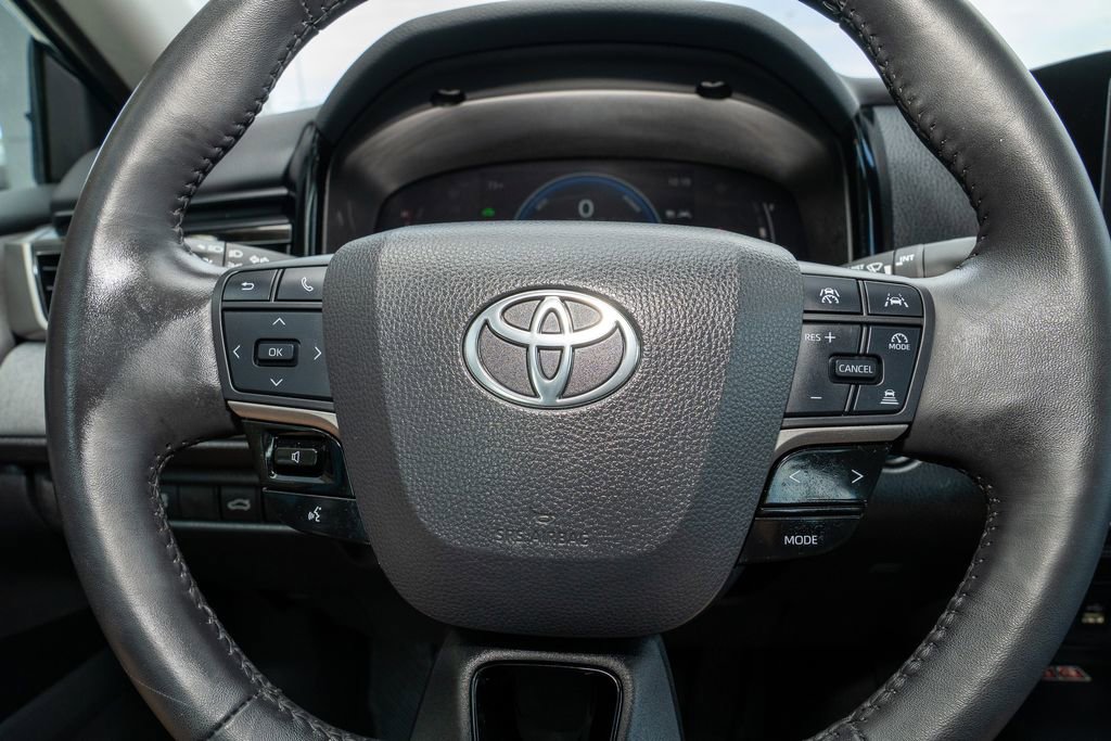 Certified 2025 Toyota Camry LE w/ Convenience Package image 17