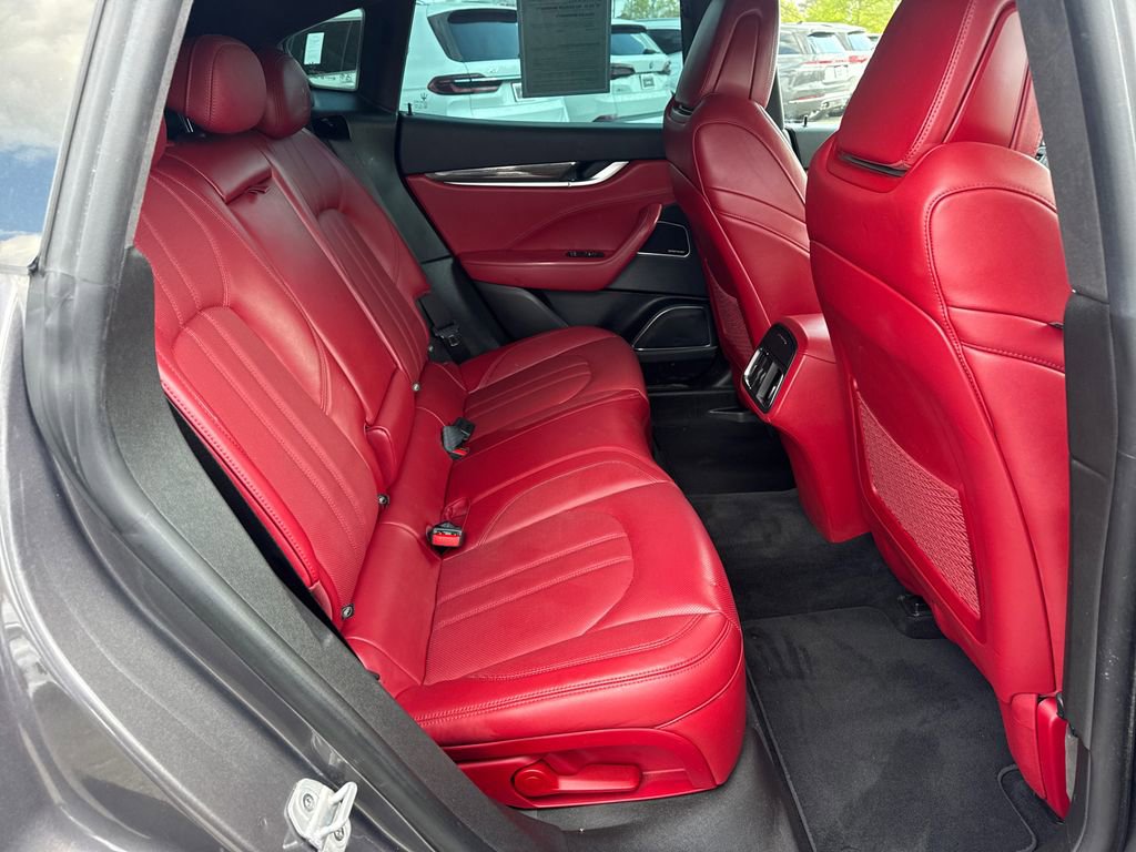 Used 2018 Maserati Levante GranSport image 15