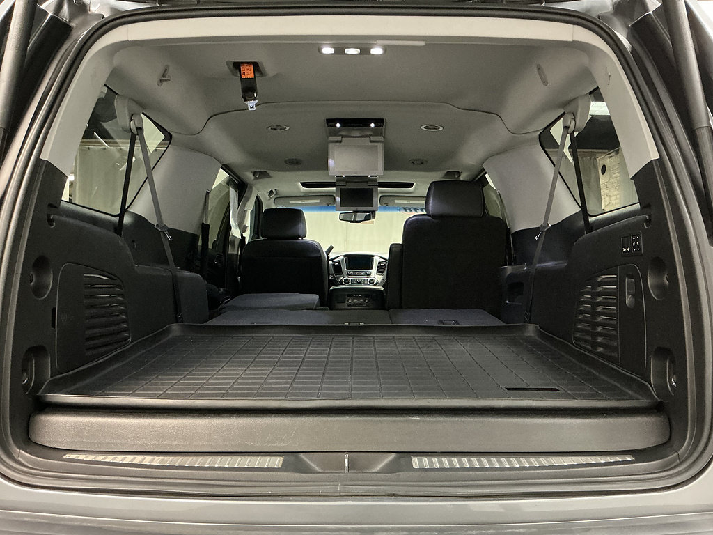 Used 2018 Chevrolet Suburban Premier AWD/4WD image 33