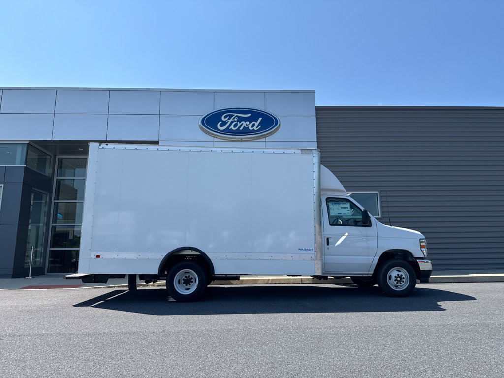 New 2026 Ford E-450 and Econoline 450 Super Duty w/ Power Equipment Group RWD image 2