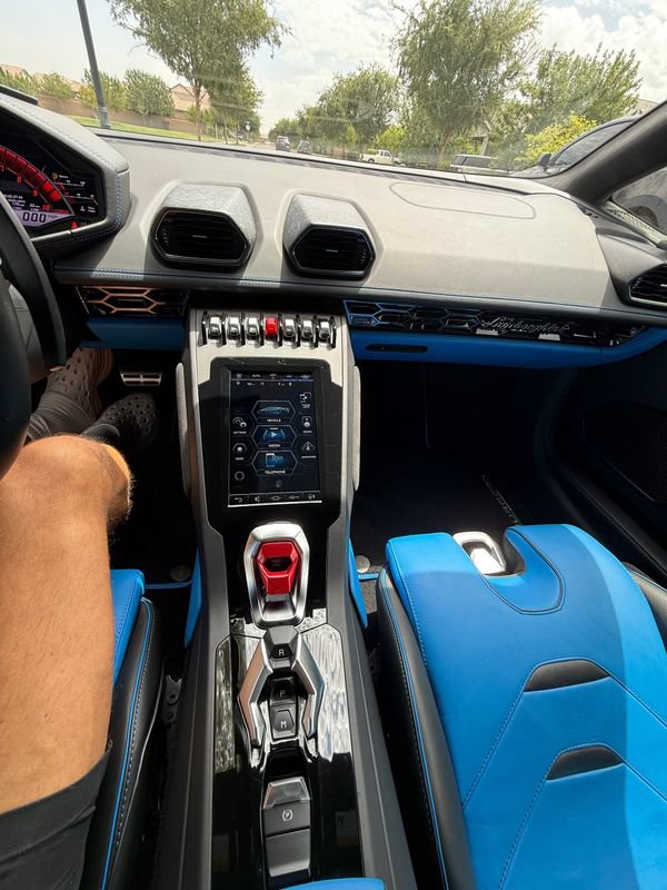 Used 2021 Lamborghini Huracan EVO RWD image 9