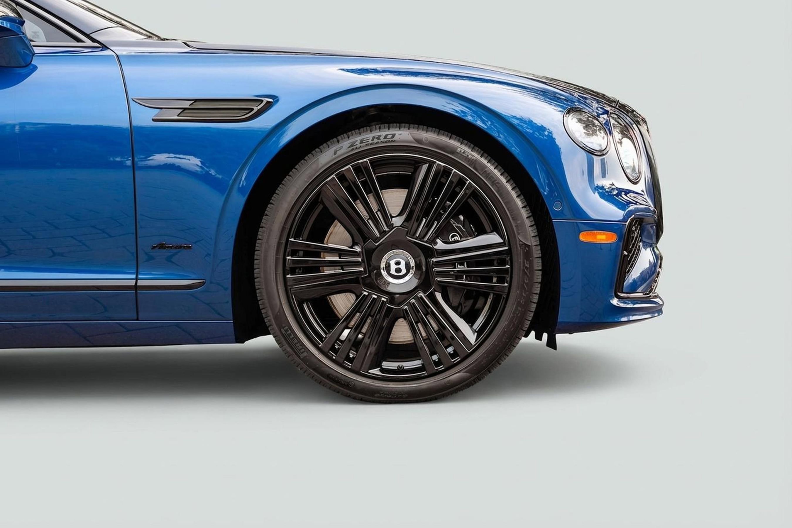 Used 2026 Bentley Flying Spur Azure image 6