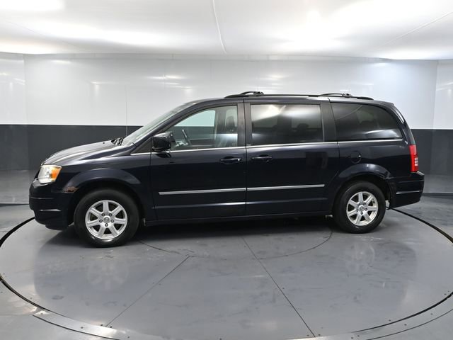 Used 2010 Chrysler Town & Country Touring Plus image 9