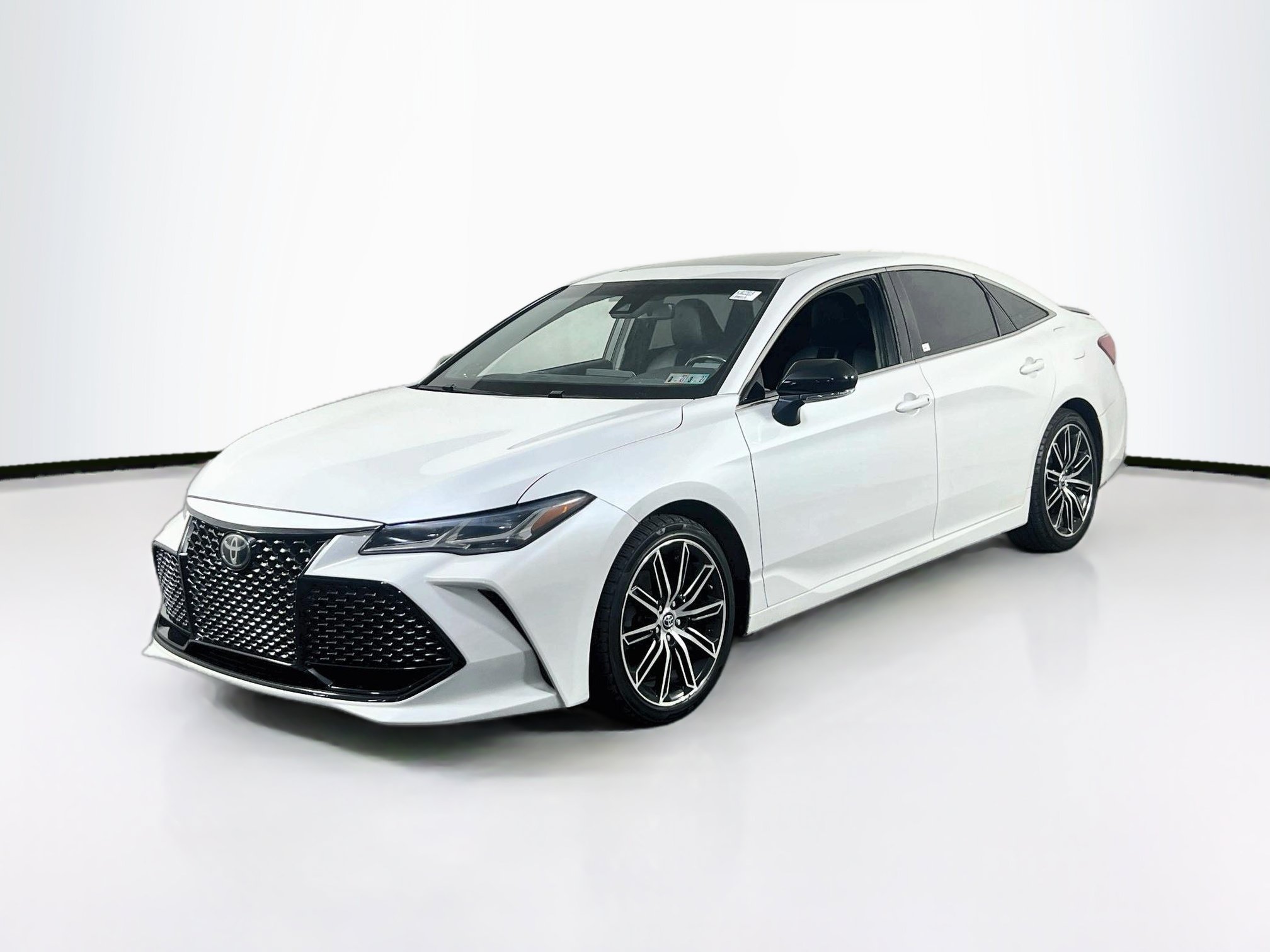 Used 2019 Toyota Avalon Touring w/ All Weather Liner Package FWD image 1