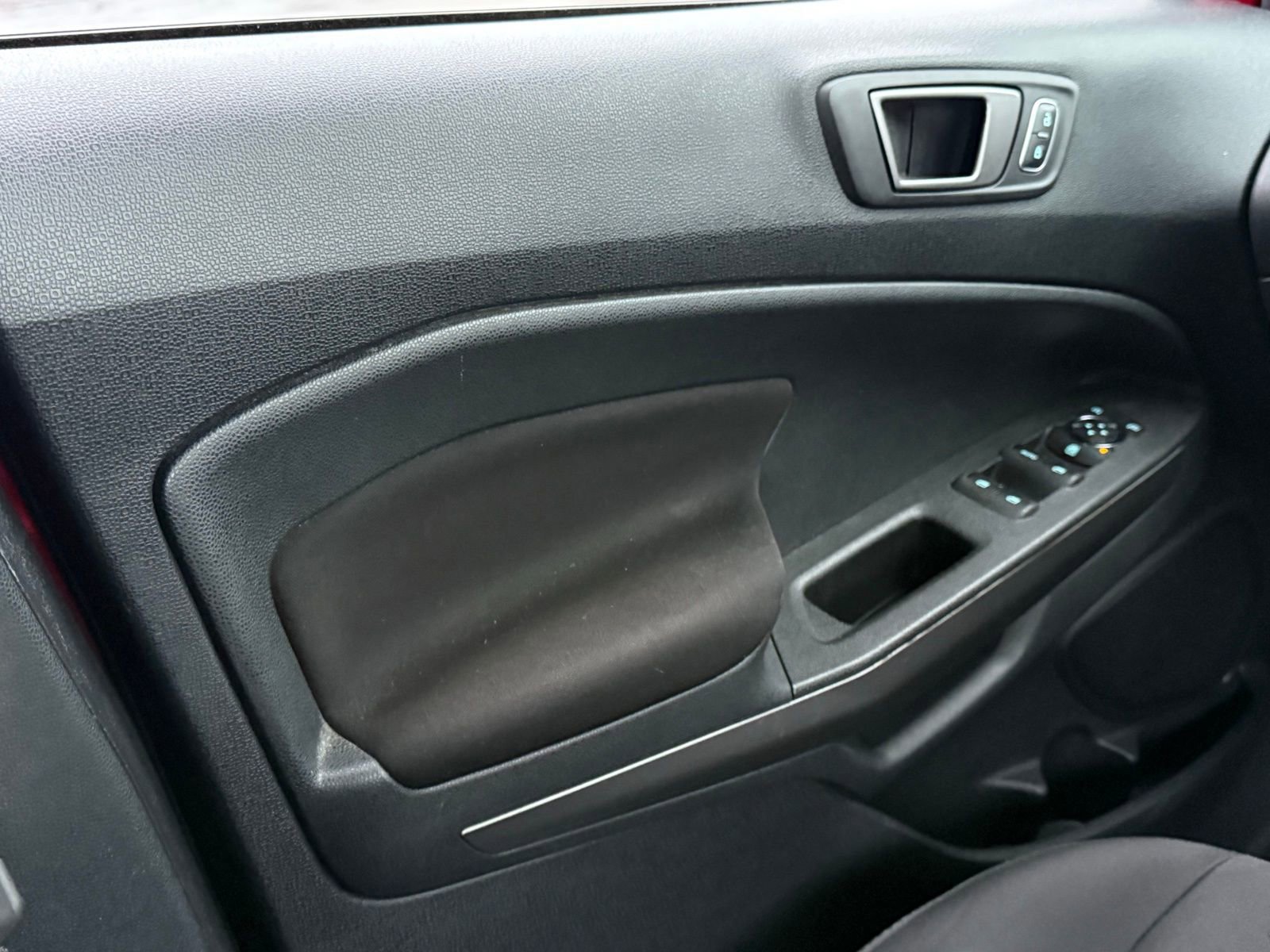 Used 2021 Ford EcoSport SE image 30