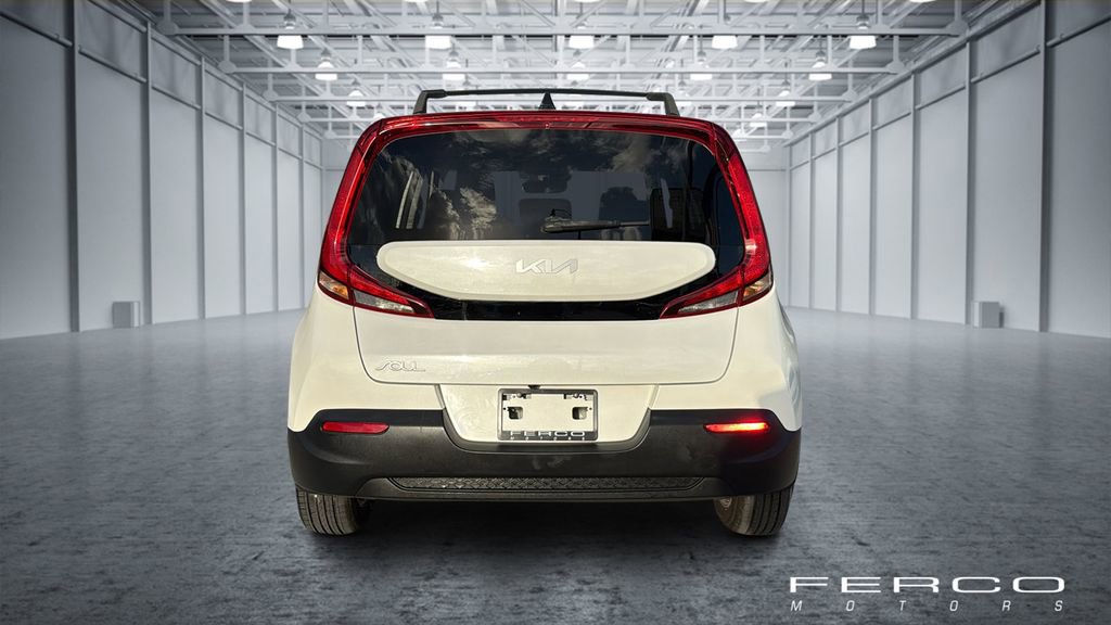 Used 2022 Kia Soul LX w/ Technology Package FWD image 4