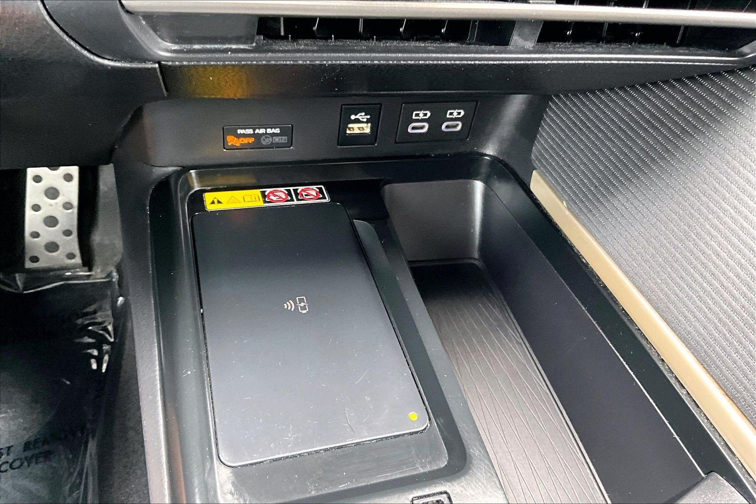 Used 2025 Toyota Camry SE FWD image 30