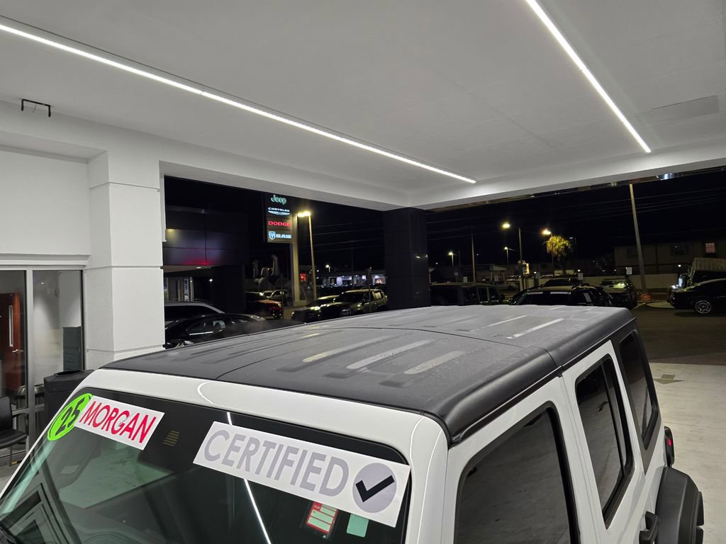 Used 2025 Jeep Wrangler Sport S image 13