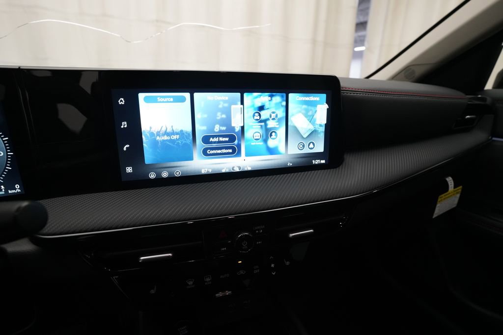 Certified 2026 Nissan Kicks SR w/ Cold Weather Package image 6