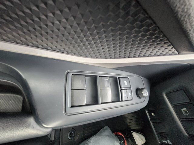 Used 2021 Toyota C-HR XLE image 28