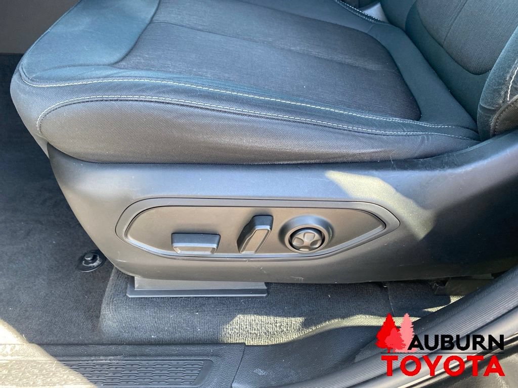 Used 2023 Jeep Grand Cherokee Laredo w/ Luxury Tech Group I AWD/4WD image 32