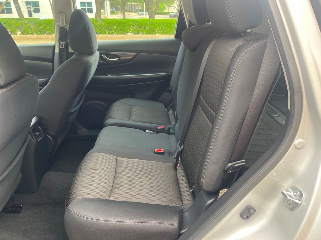 Used 2017 Nissan Rogue S FWD image 16