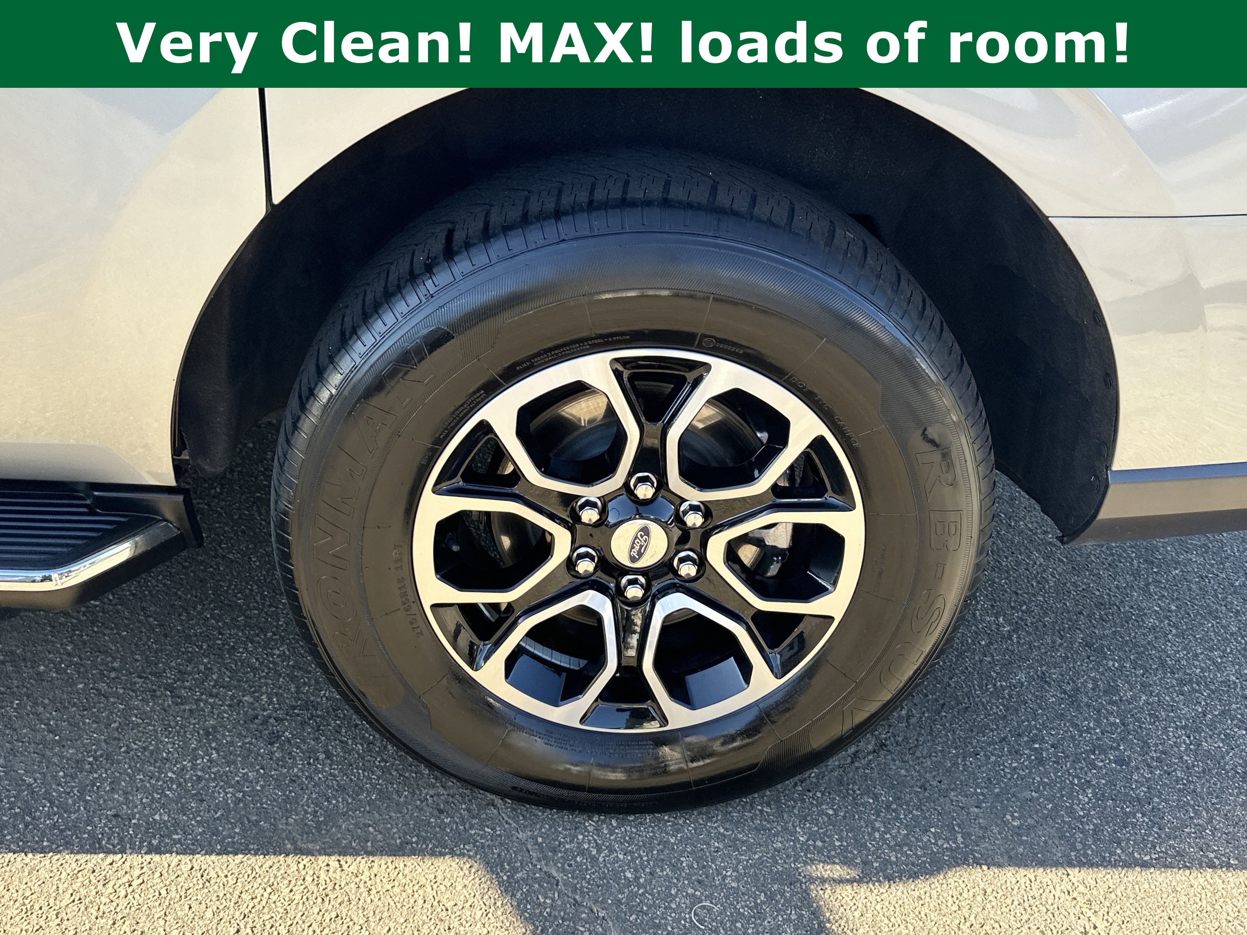 Used 2023 Ford Expedition Max XLT image 23