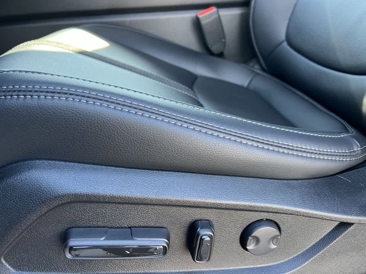 New 2025 Honda Pilot EX-L image 9