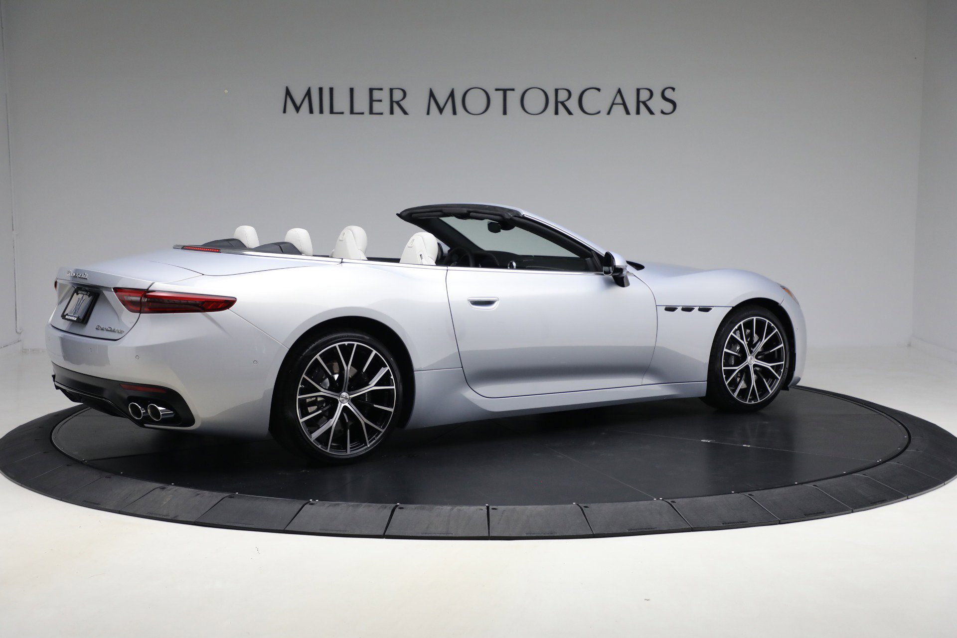 New 2026 Maserati GranCabrio Modena image 7