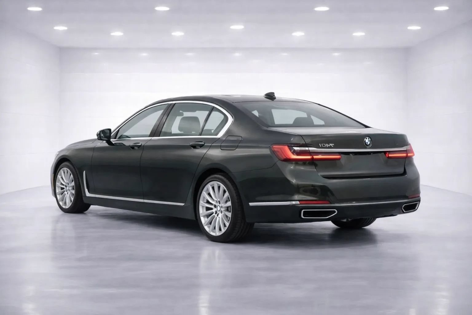 Used 2022 BMW 740i RWD image 3