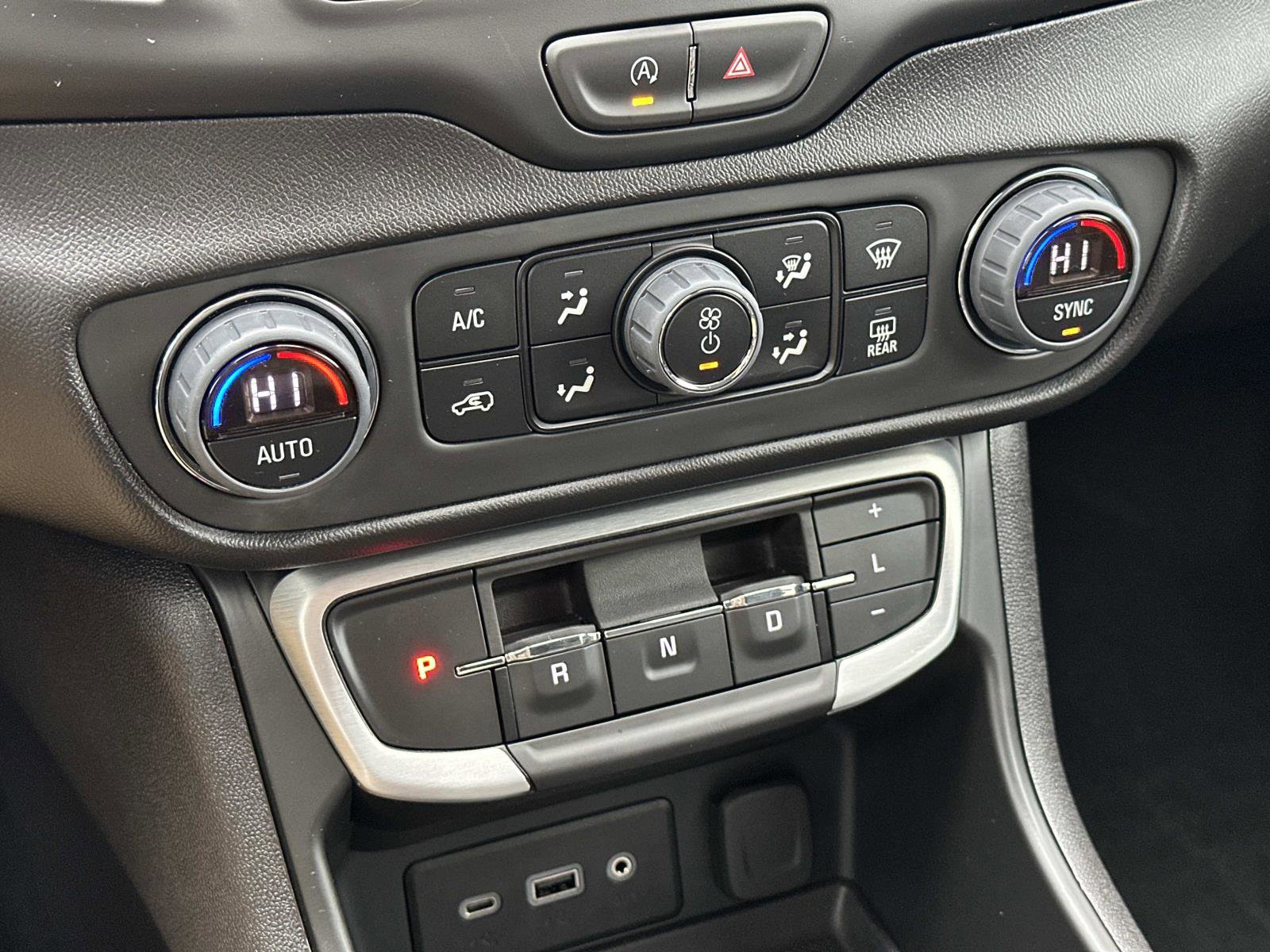 Certified 2024 GMC Terrain SLE w/ Driver Convenience Package FWD image 29