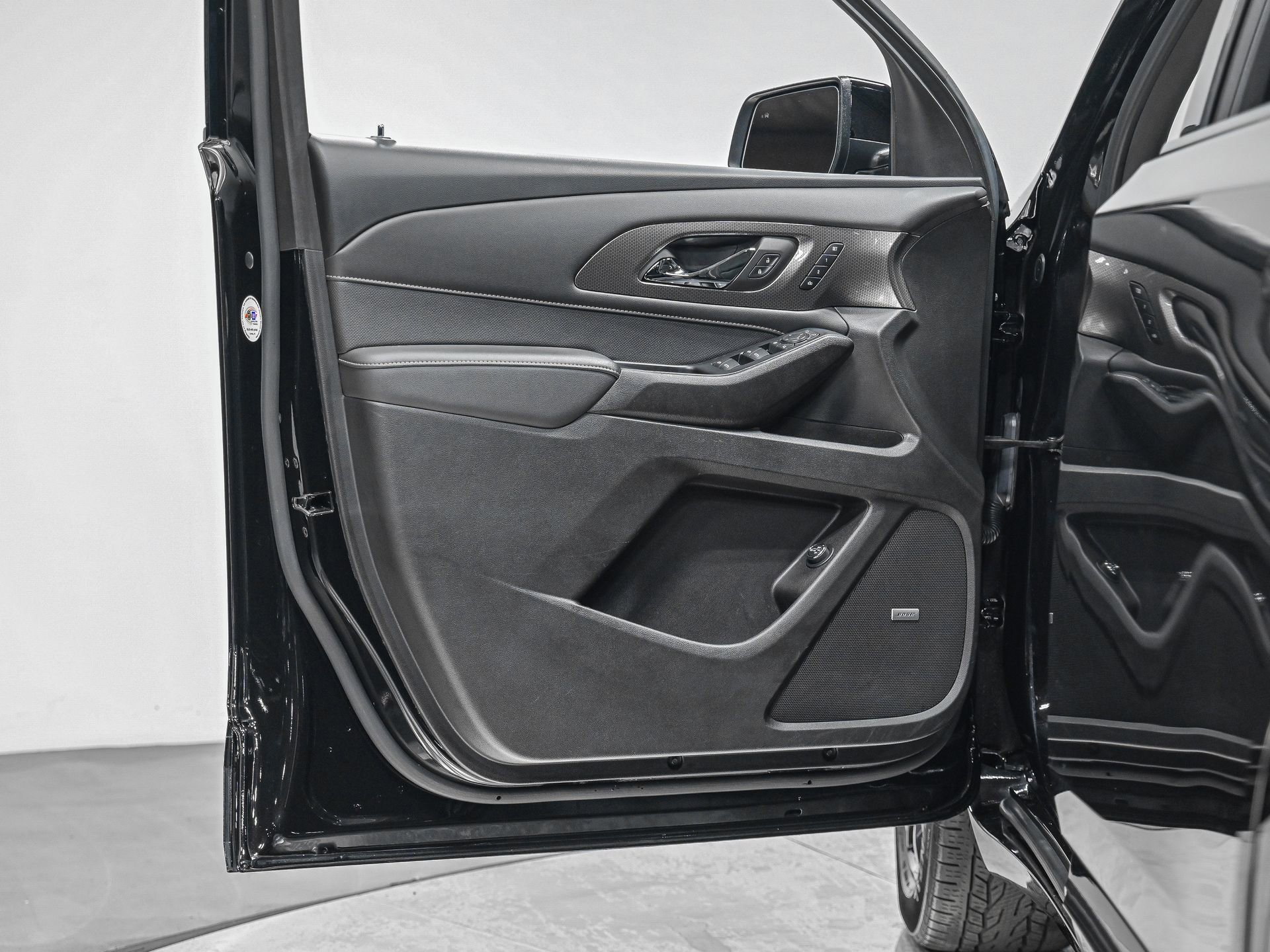 Used 2023 Chevrolet Traverse Premier w/ Redline Edition image 12